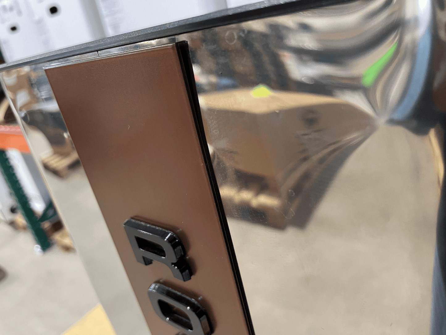Appartamento TCA - Shiny Steel with Copper Circles (Open Box)